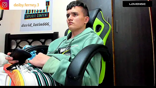 Snapshot of davidlatin66 chatting on December 20, 2024, 5:14 am davidlatin66 online show from December 20, 2024, 5:14 am