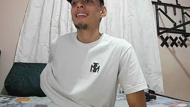 davidlatin66 online show from March 12, 2026, 8:48 pm