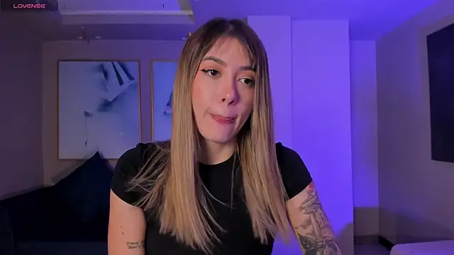 EveBensonX online show from March 6, 2025, 12:30 pm