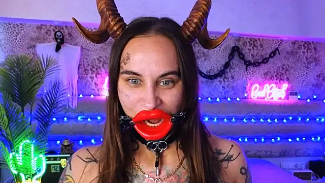 Cool Freak  online show from September 20, 2025, 10:38 am