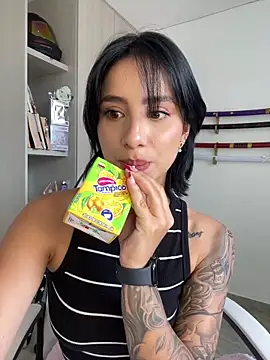 Snapshot of Ale_Lewis chatting on December 24, 2024, 5:13 pm Ale Lewis online show from December 24, 2024, 5:13 pm