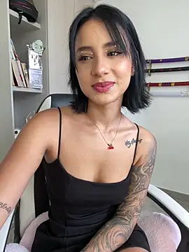 Snapshot of Ale_Lewis chatting on December 27, 2024, 8:39 pm Ale Lewis online show from December 27, 2024, 8:39 pm