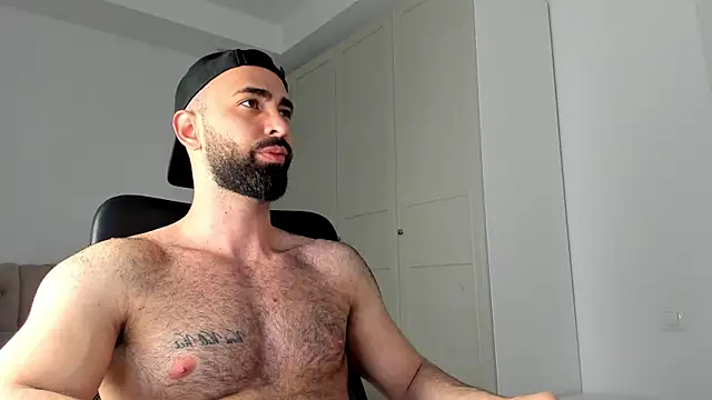 MichaelMasterss online show from April 5, 2026, 10:18 pm