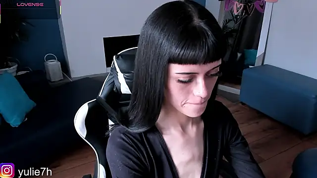  Jessy Moon  online show from March 5, 2026, 7:32 pm