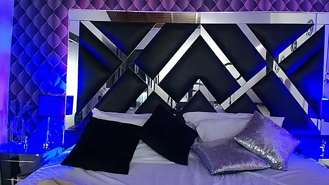 victoriaa lee  online show from November 26, 2025, 7:59 pm