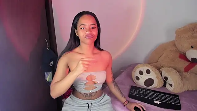 Snapshot of Mia_damm chatting on September 12, 2025, 4:34 am Mia damm online show from September 12, 2025, 4:34 am