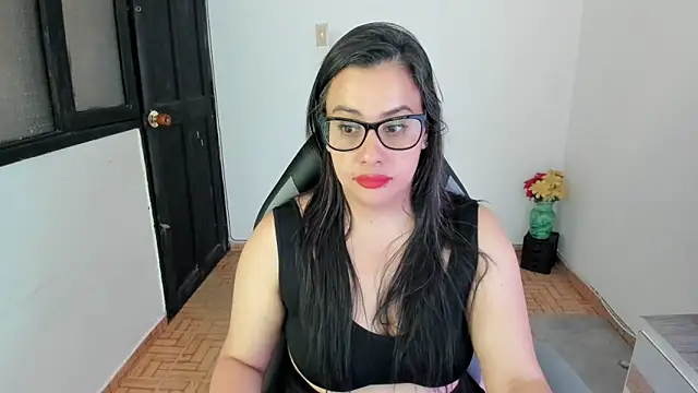 smile sweetpao online show from March 4, 2025, 3:44 am