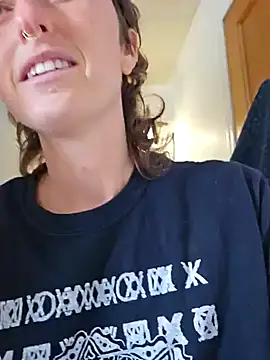 mossy kiss online show from January 13, 2025, 3:36 pm