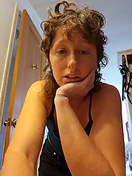 mossy kiss online show from February 9, 2025, 5:33 pm