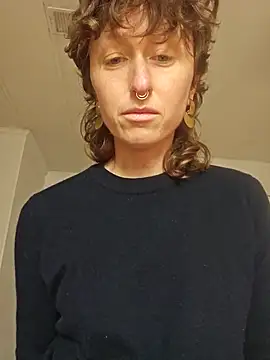 mossy kiss online show from February 21, 2025, 6:59 pm