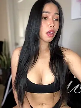 JazzieXo online show from February 19, 2026, 8:49 pm