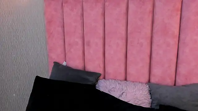 Alexa Thaylor  online show from November 4, 2025, 3:00 pm