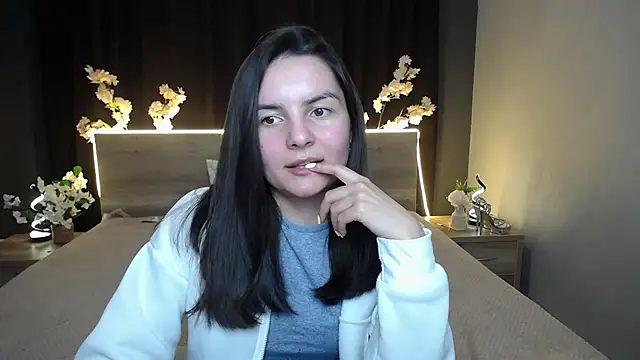 Snapshot of JasmineAsha chatting on April 18, 2026, 8:42 pm JasmineAsha online show from April 18, 2026, 8:42 pm
