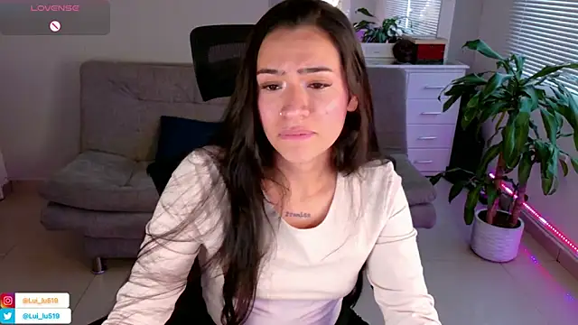 ImLui lu online show from February 19, 2025, 10:53 pm