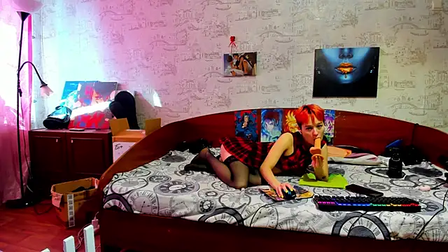 Snapshot of KagamiTayga chatting on March 16, 2026, 5:44 am KagamiTayga online show from March 16, 2026, 5:44 am