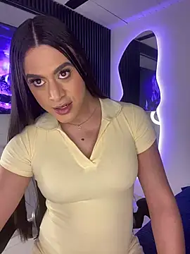 Snapshot of Naughtysofiaa chatting on July 16, 2026, 12:38 am Naughtysofiaa online show from July 16, 2026, 12:38 am