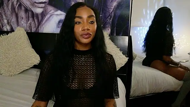 Snapshot of emely_brandon chatting on February 13, 2026, 12:50 am emely brandon online show from February 13, 2026, 12:50 am