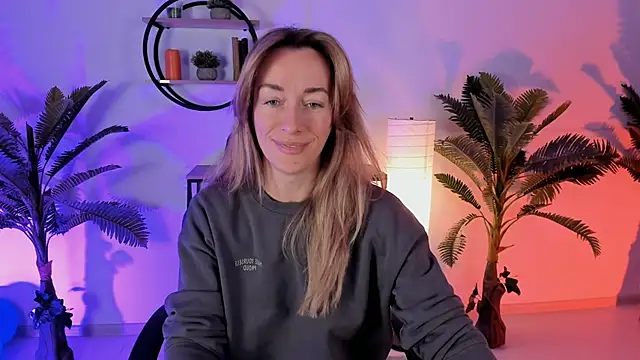 RebeccaMartinez online show from January 17, 2025, 5:32 am