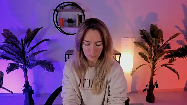 RebeccaMartinez online show from January 20, 2025, 5:37 am