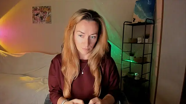 RebeccaMartinez online show from October 27, 2025, 11:25 am