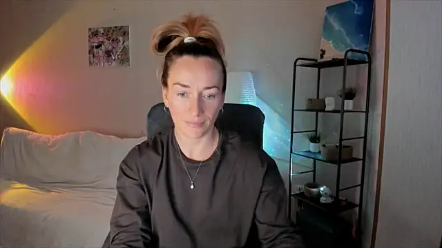 RebeccaMartinez online show from November 2, 2025, 11:23 am