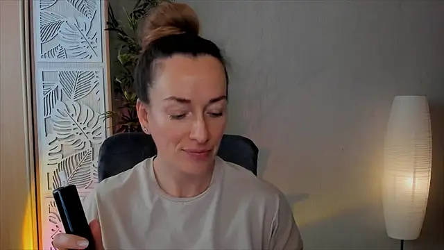 RebeccaMartinez online show from February 19, 2026, 6:09 am