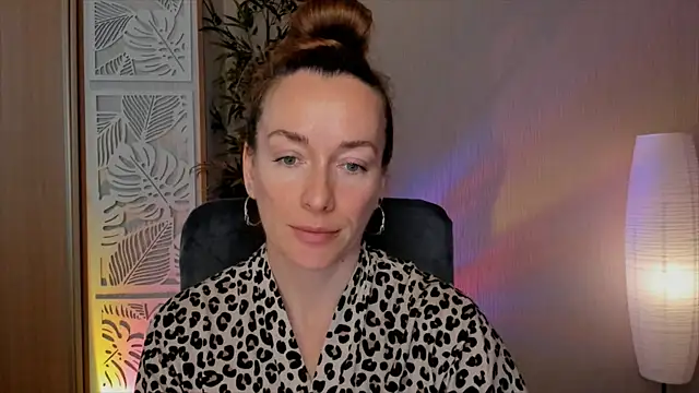 Snapshot of RebeccaMartinez chatting on April 27, 2026, 7:28 am RebeccaMartinez online show from April 27, 2026, 7:28 am