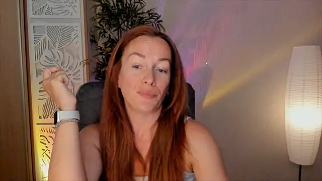 Snapshot of RebeccaMartinez chatting on May 28, 2026, 12:24 pm RebeccaMartinez online show from May 28, 2026, 12:24 pm