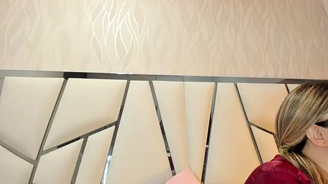 kimberly7  online show from October 19, 2025, 11:33 am