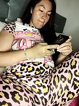 katha steele  online show from September 28, 2025, 10:20 am