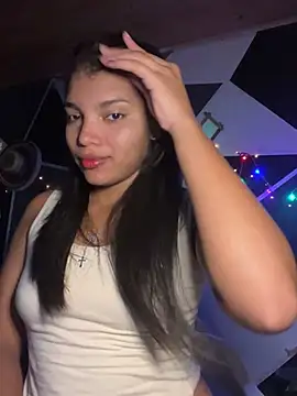 Snapshot of emilyharber chatting on May 7, 2026, 2:44 pm emilyharber online show from May 7, 2026, 2:44 pm