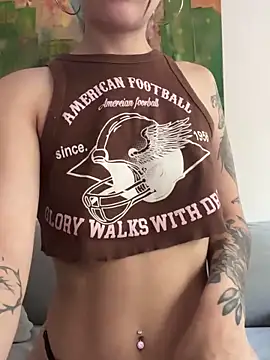 Snapshot of LittleBabyCat22 chatting on December 21, 2025, 8:27 pm LittleBabyCat22 online show from December 21, 2025, 8:27 pm