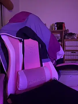 LittleBabyCat22 online show from April 12, 2026, 3:22 am