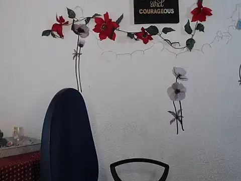 Liamiler01  online show from December 9, 2024, 11:58 am