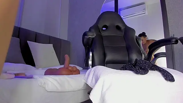 babepolly online show from November 14, 2025, 10:36 am