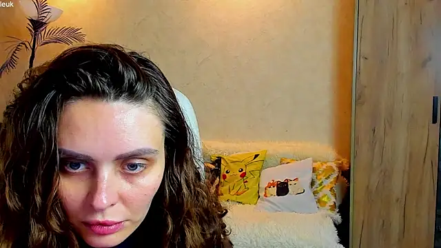 mia grantes online show from October 7, 2025, 5:32 pm