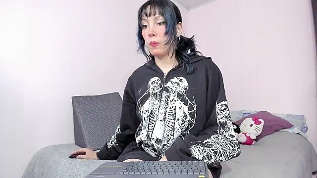 Room312  online show from May 30, 2026, 5:54 pm
