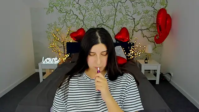 Snapshot of Linda_EX chatting on February 21, 2025, 10:50 am Linda EX online show from February 21, 2025, 10:50 am