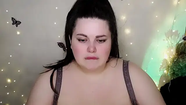 Emily Mo online show from February 12, 2026, 10:43 am