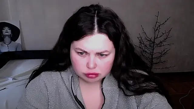 Snapshot of Emily_Mo chatting on April 21, 2026, 5:47 am Emily Mo online show from April 21, 2026, 5:47 am