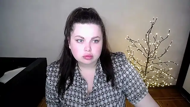 Snapshot of Emily_Mo chatting on May 13, 2026, 5:49 am Emily Mo online show from May 13, 2026, 5:49 am
