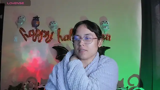 shantalc3rezo online show from October 21, 2025, 8:53 pm