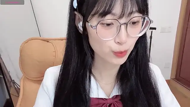 4uoki online show from September 21, 2025, 2:19 pm