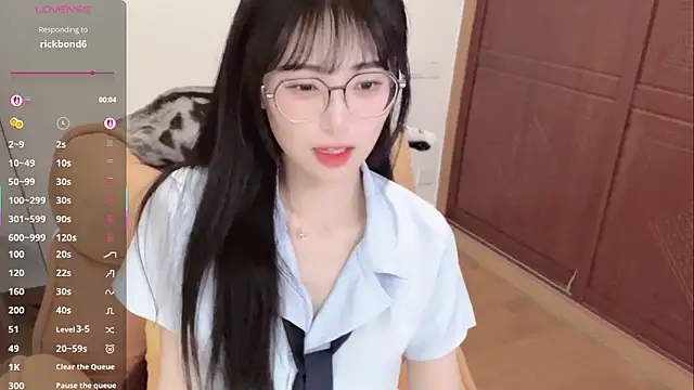 4uoki online show from February 15, 2026, 3:42 pm