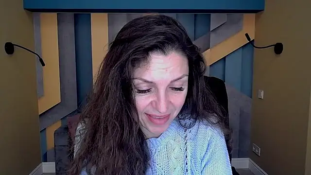 EllaLong online show from October 17, 2025, 11:35 am