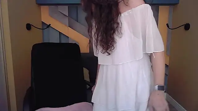 EllaLong online show from March 3, 2026, 12:22 pm