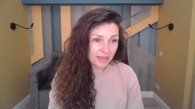 EllaLong online show from March 8, 2026, 12:42 pm