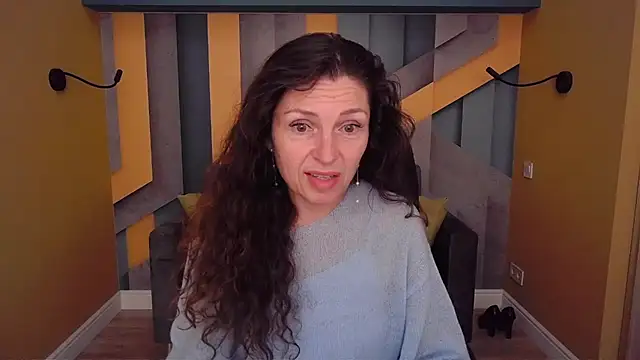 EllaLong online show from May 31, 2026, 11:28 am