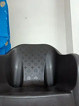  surbhi  online show from December 23, 2025, 4:10 am