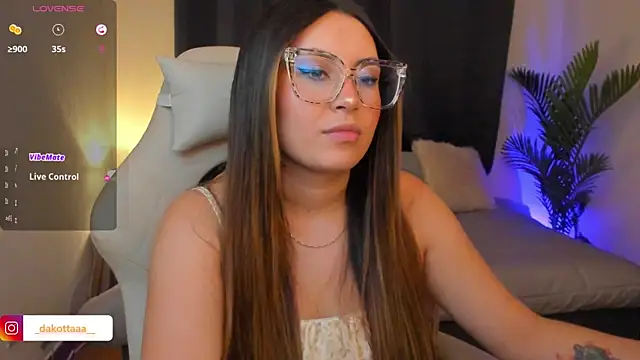 dakottaa  online show from February 7, 2026, 11:41 pm